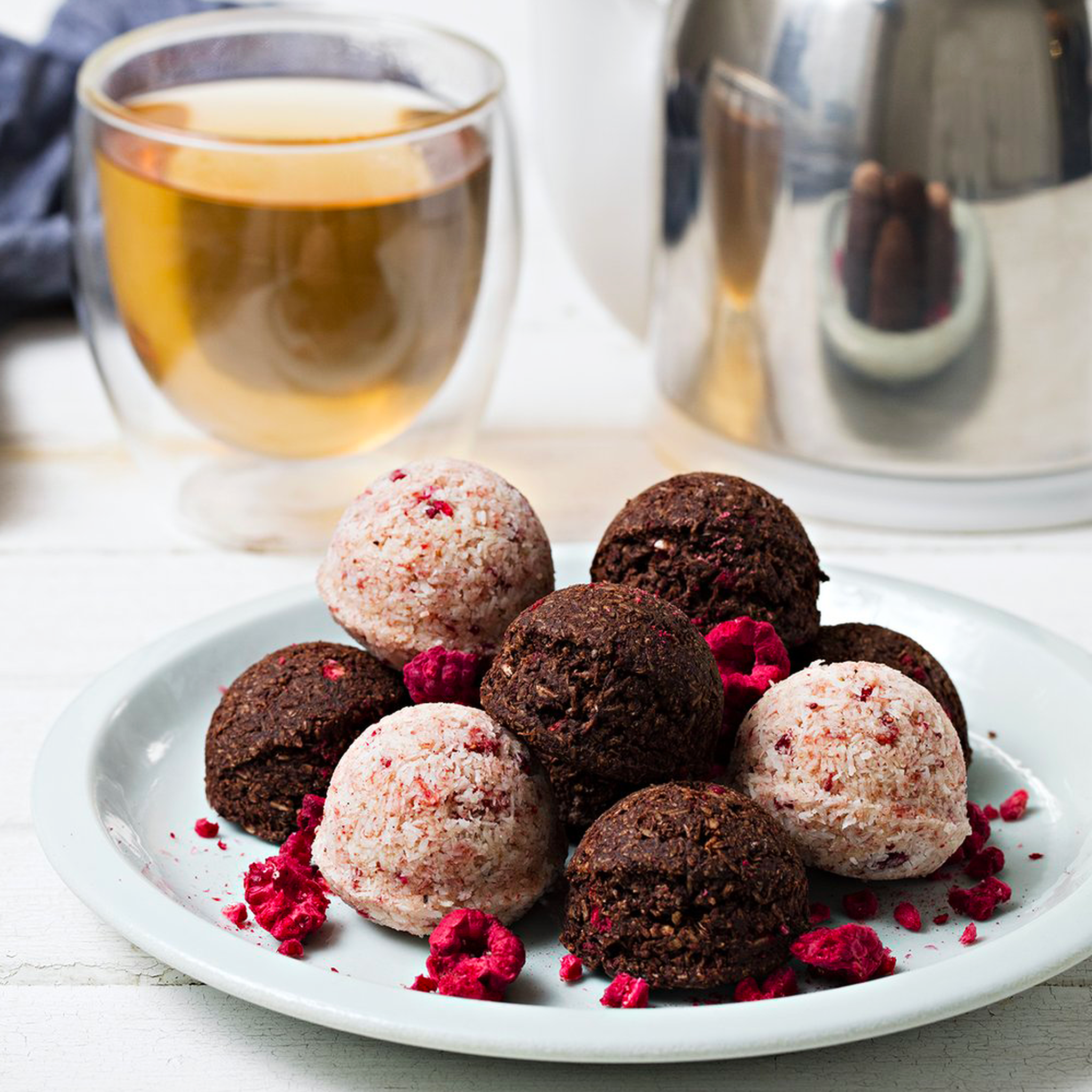 LITTLE BIRD ORGANICS GOOD MACAROONS - CHOCOLATE + COCONUT - The Herbal Dispensary Raglan