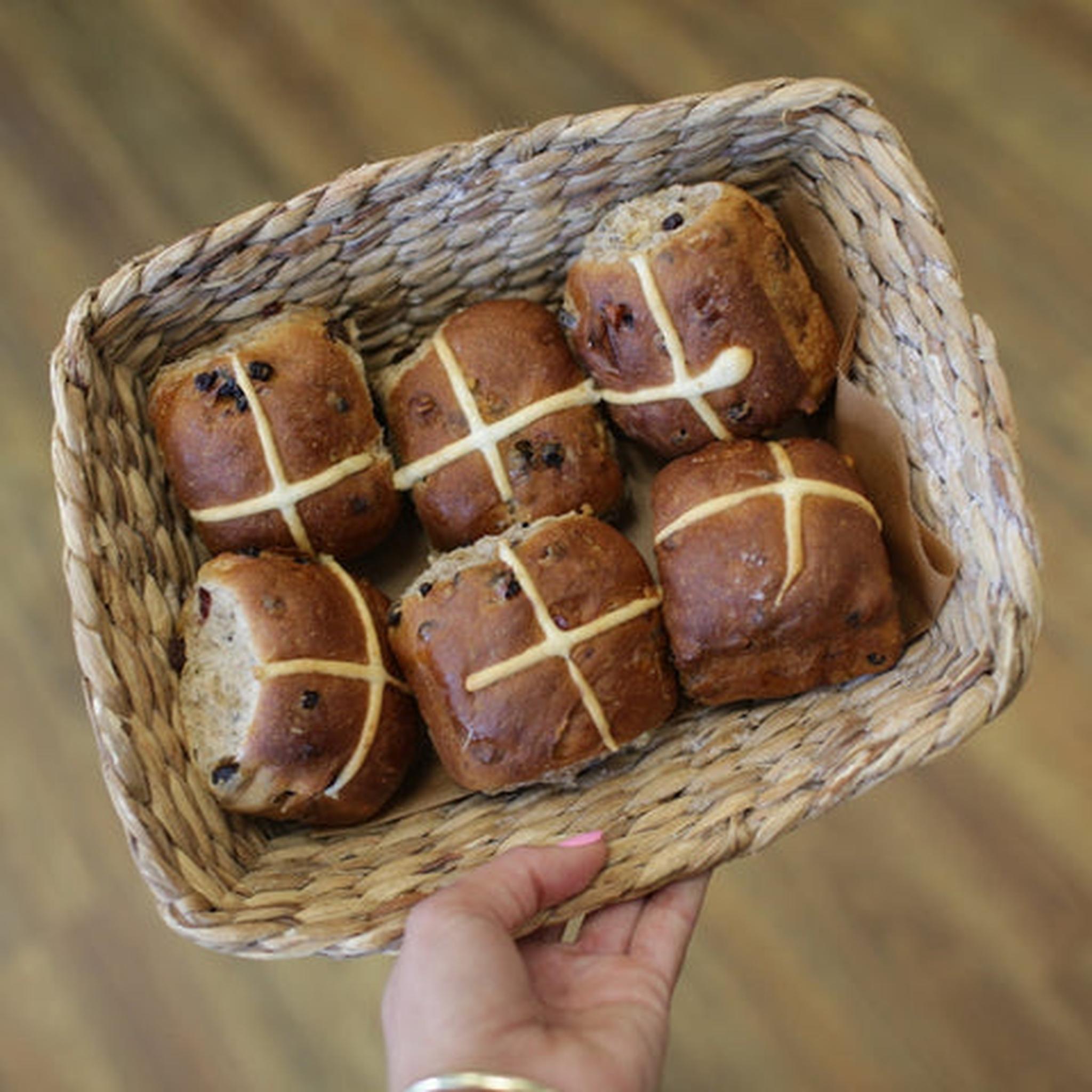 VOLARE HOT CROSS BUNS 6 PACK - The Herbal Dispensary Raglan